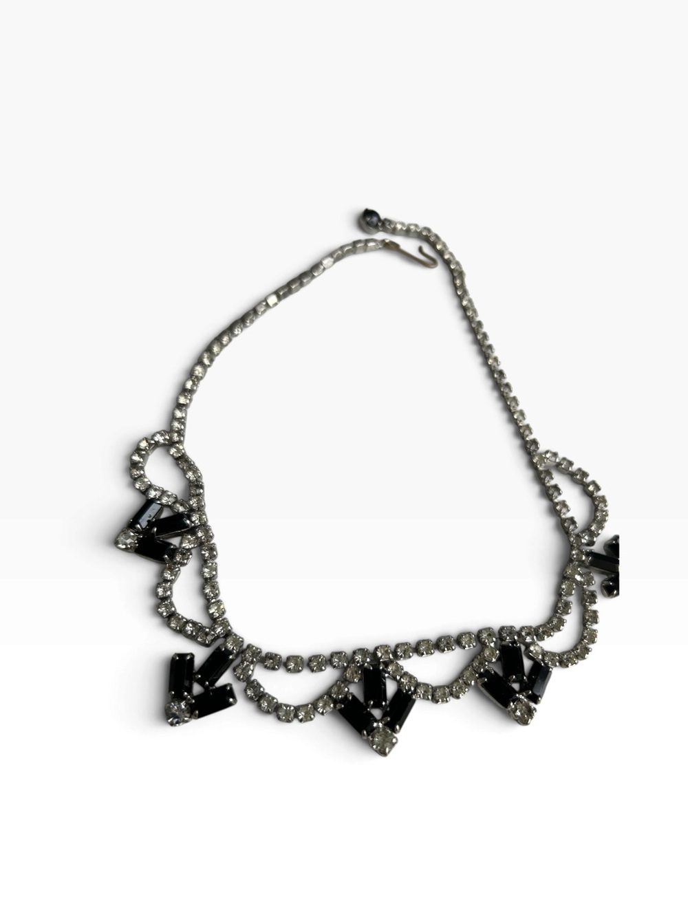 1950s Vintage Black and White Rhinestone Necklace with Arrow Design